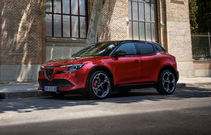 ALFA ROMEO JUNIOR 1.2 Turbo 145 Ibrida Ti 5dr Auto